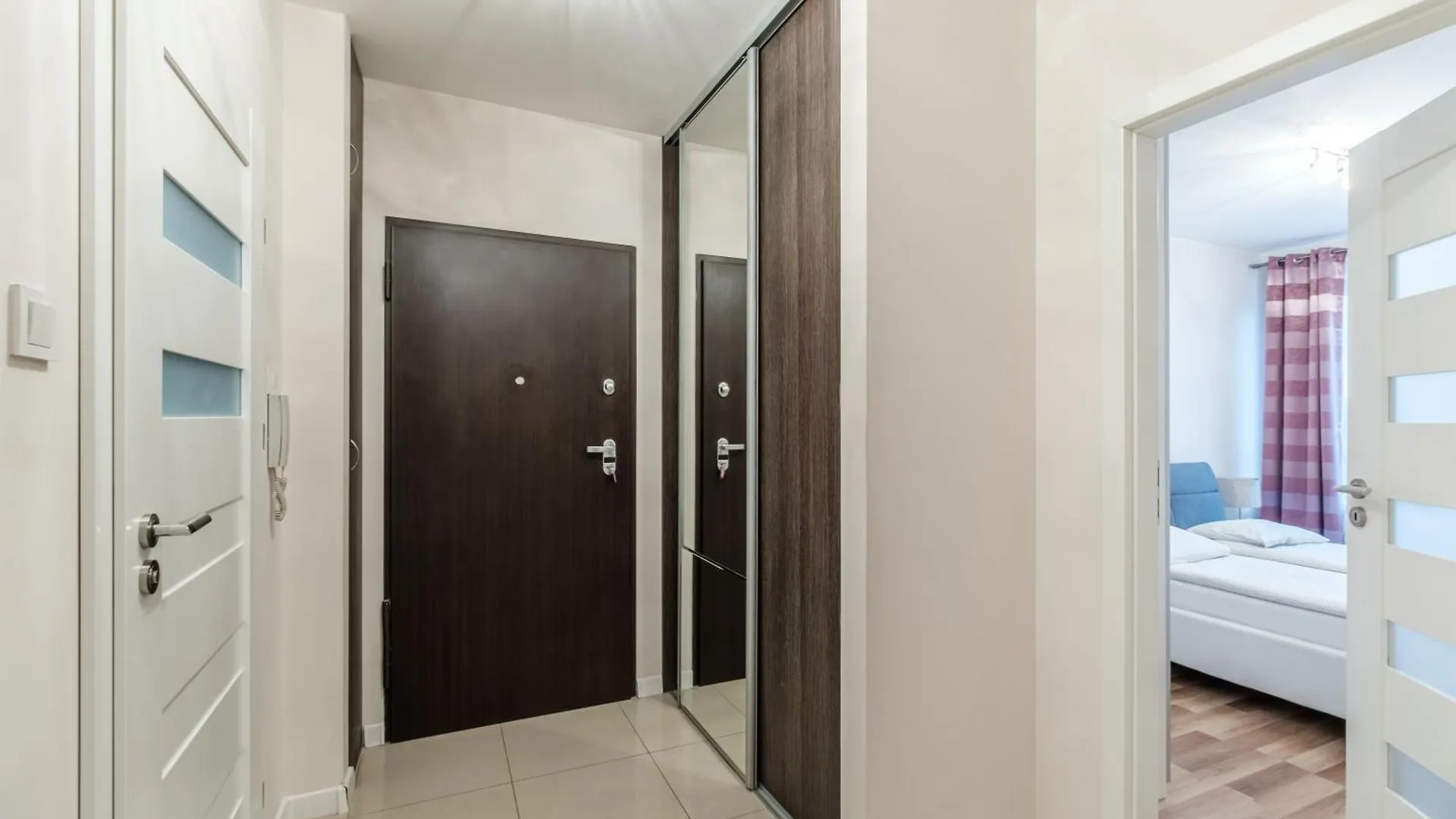 Warsaw Inside Apartments ポーランド